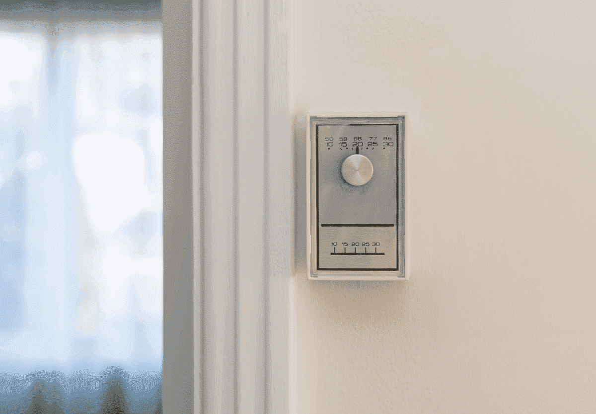 Can an old thermostat effect heating bill
